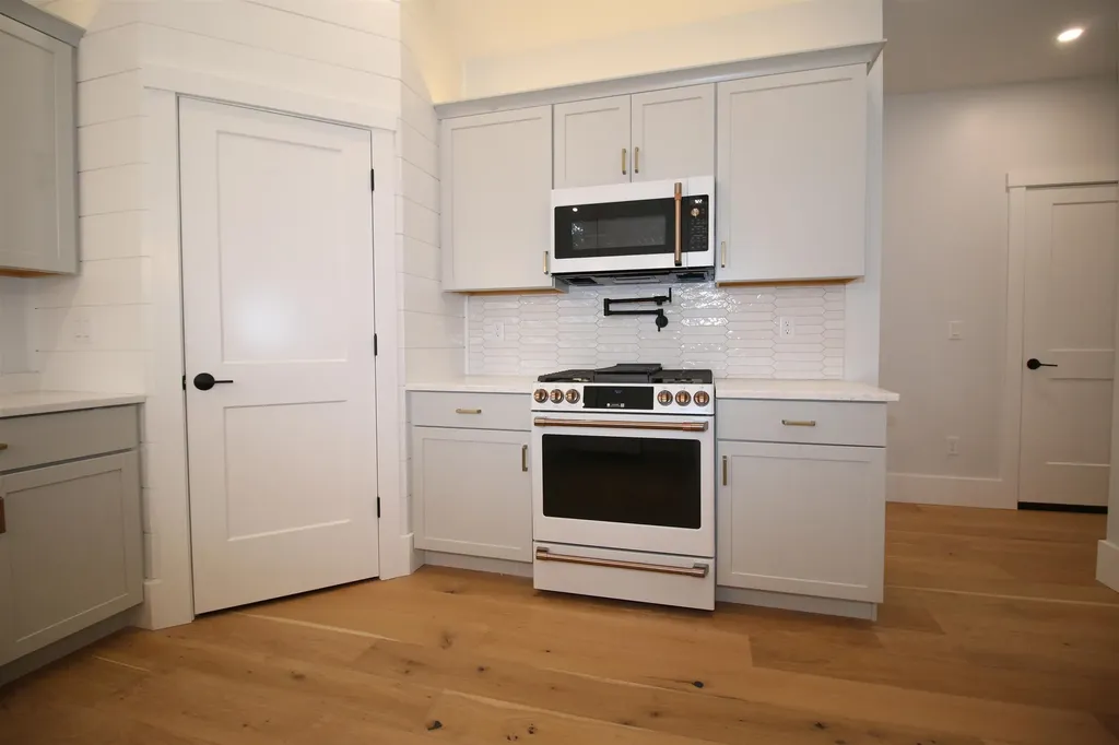 422 Dawn Court Pembroke NH 03275