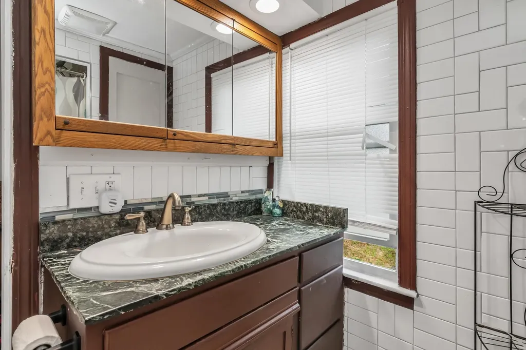 389 Front Street Manchester NH 03102