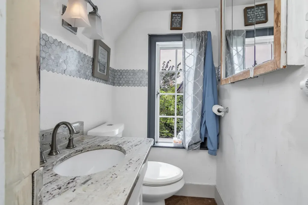 389 Front Street Manchester NH 03102