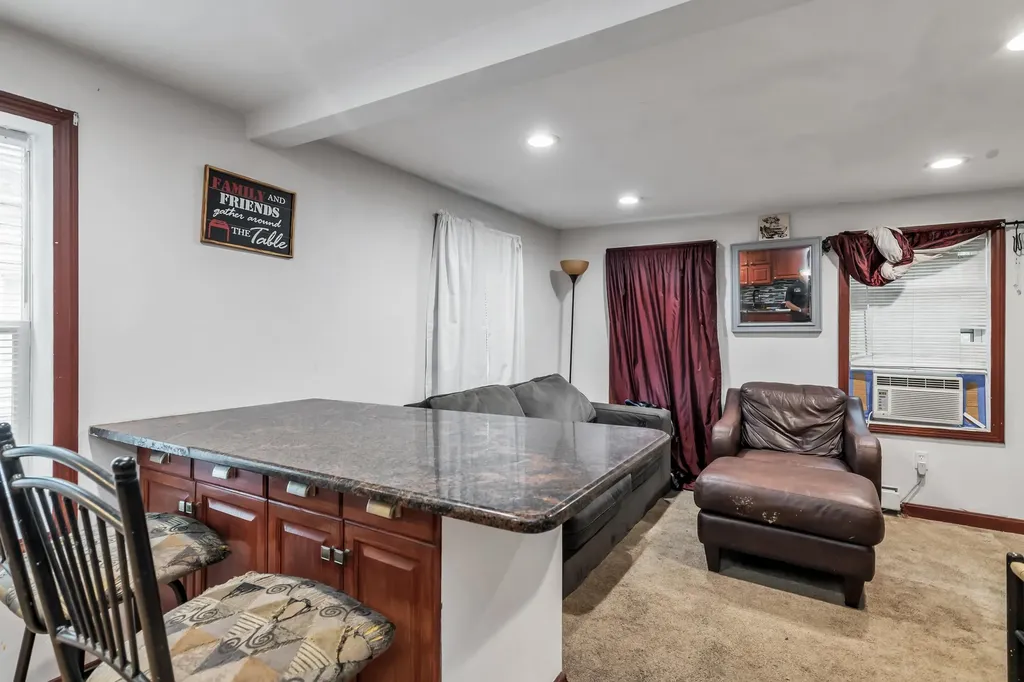 389 Front Street Manchester NH 03102