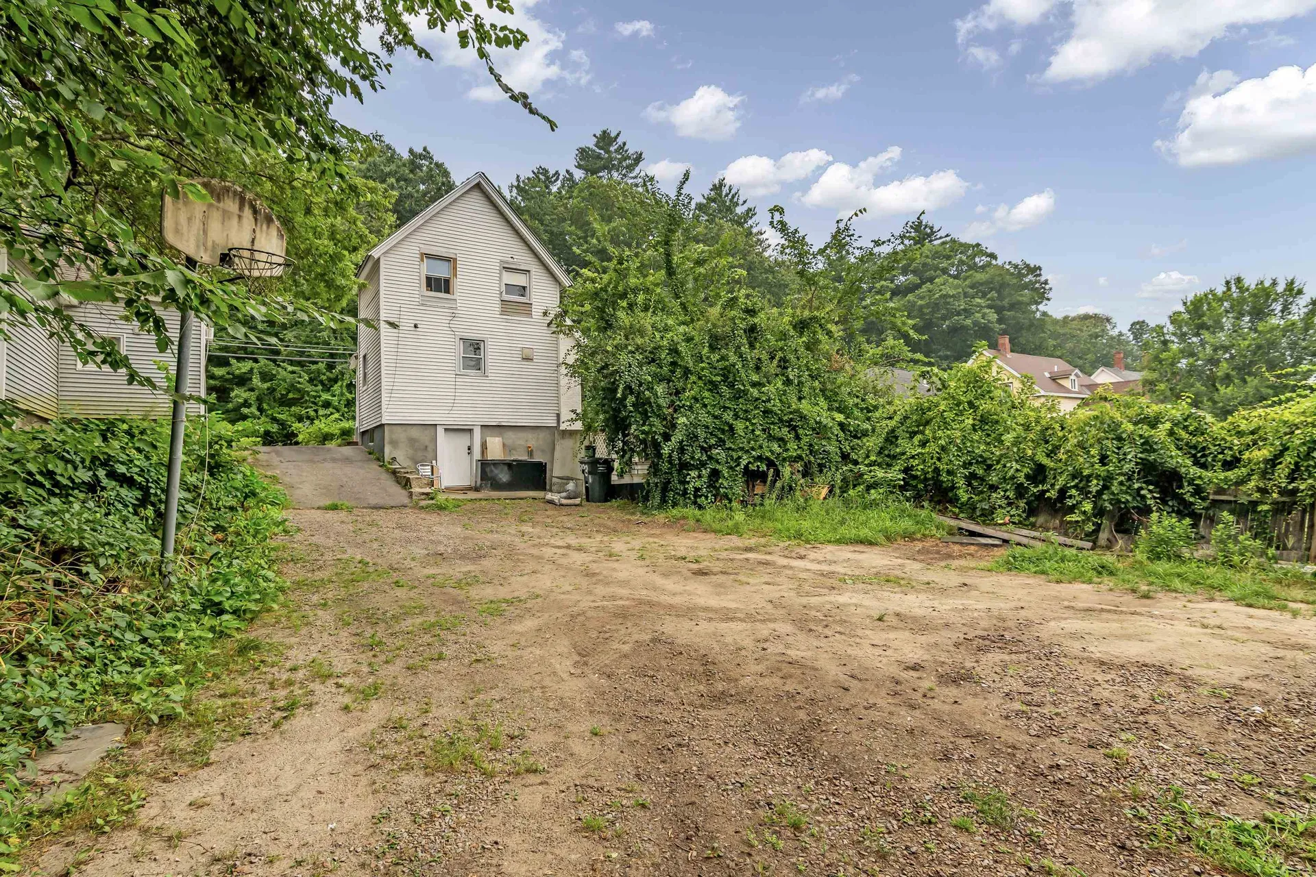 389 Front Street Manchester NH 03102