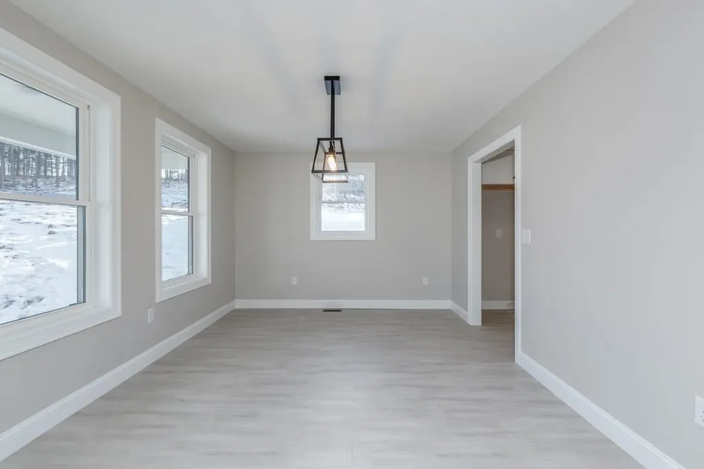 30 Windsor Lane Hudson NH 03051