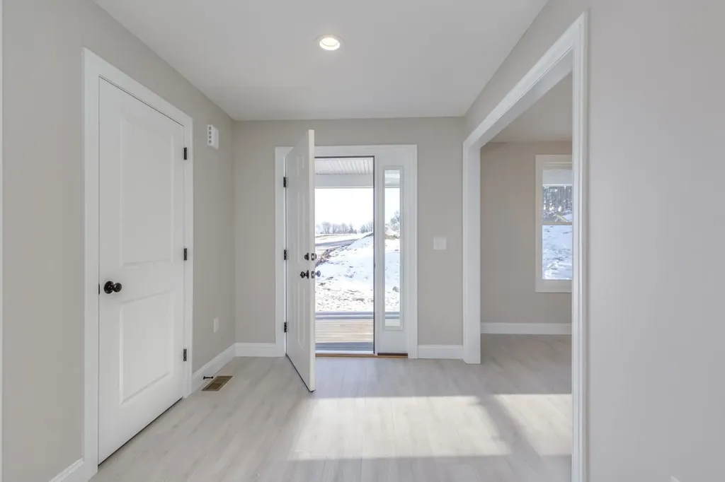 30 Windsor Lane Hudson NH 03051