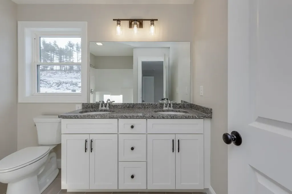 30 Windsor Lane Hudson NH 03051