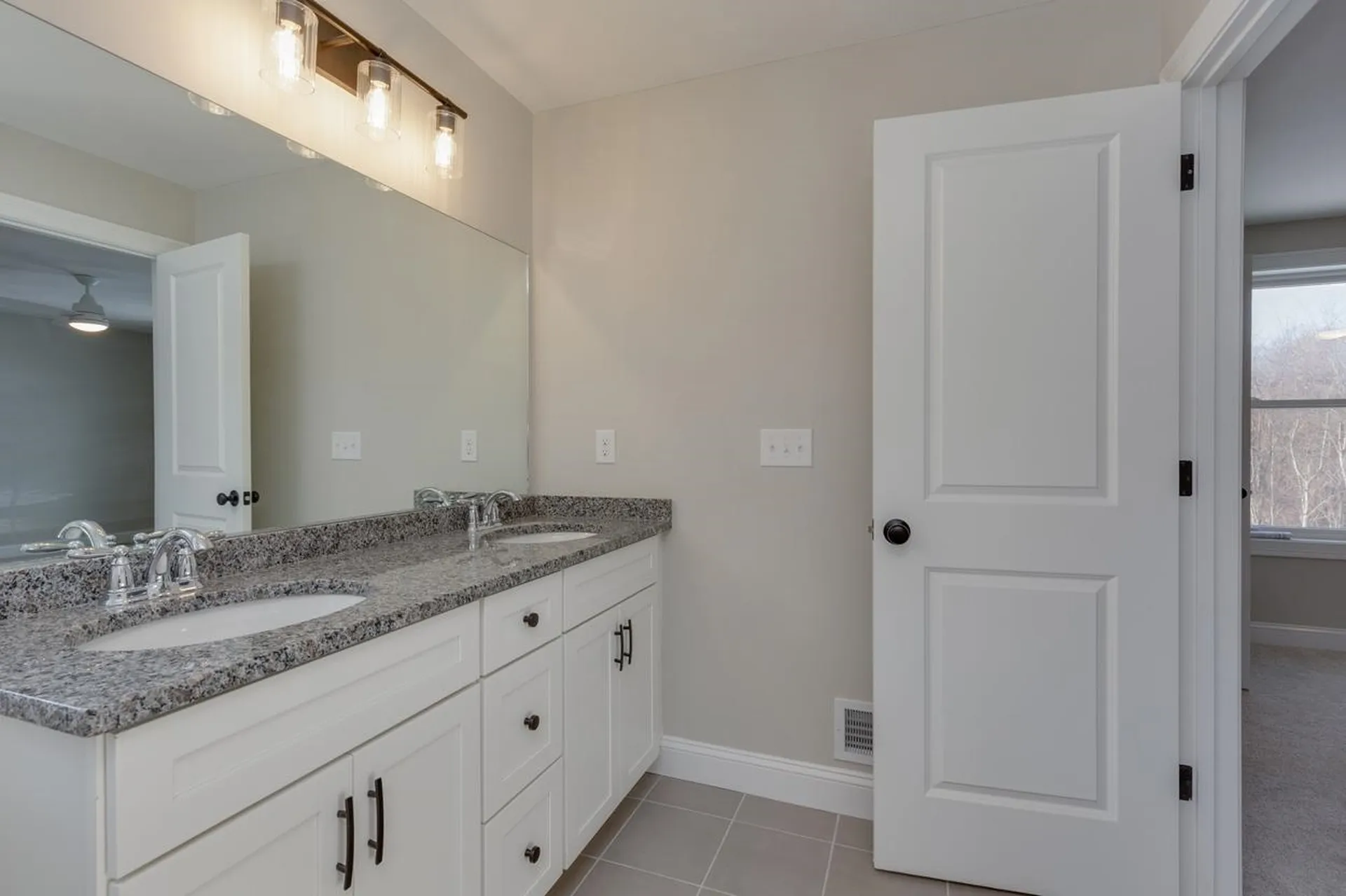 30 Windsor Lane Hudson NH 03051