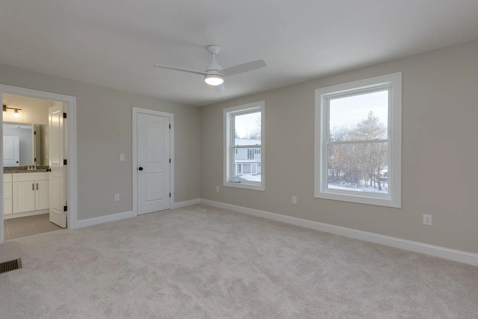 30 Windsor Lane Hudson NH 03051