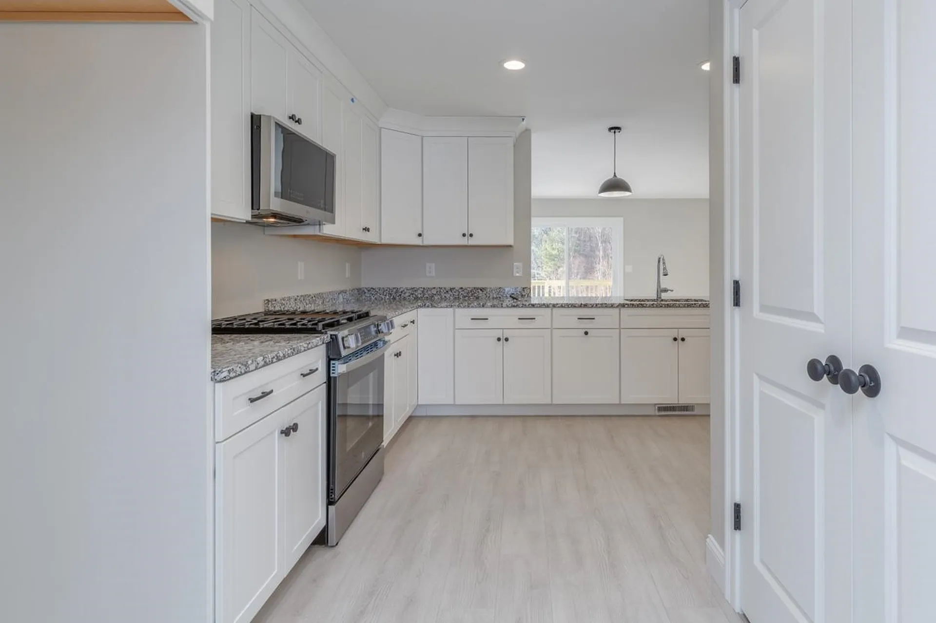 30 Windsor Lane Hudson NH 03051