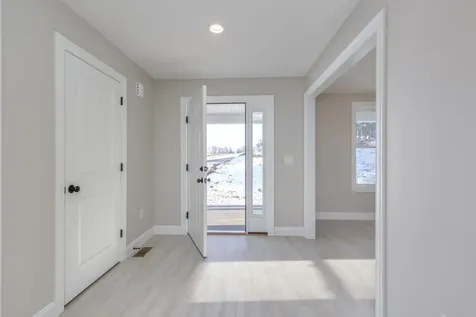 30 Windsor Lane Hudson NH 03051