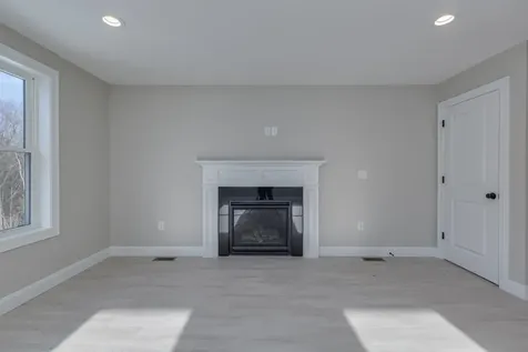 30 Windsor Lane Hudson NH 03051