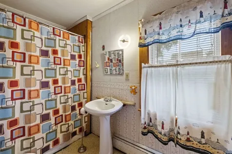 12 Holmes Avenue Northfield NH 03276