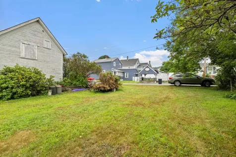 12 Holmes Avenue Northfield NH 03276