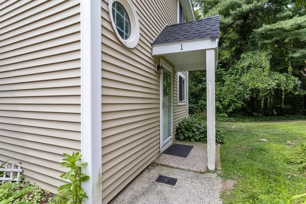98 Henry Law Avenue Dover NH 03820