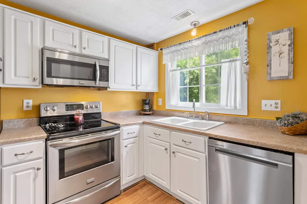 98 Henry Law Avenue Dover NH 03820