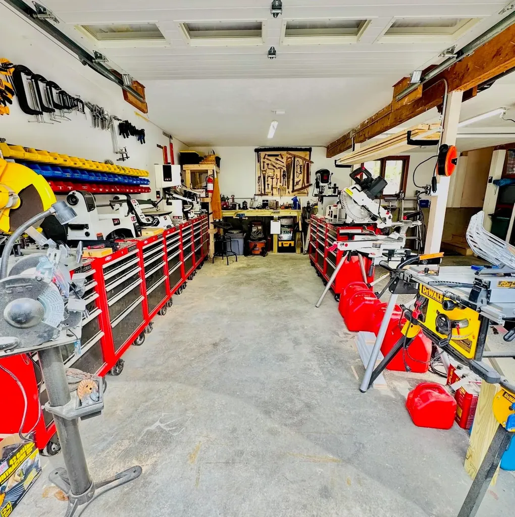 64 High Pond Road Grantham NH 03753