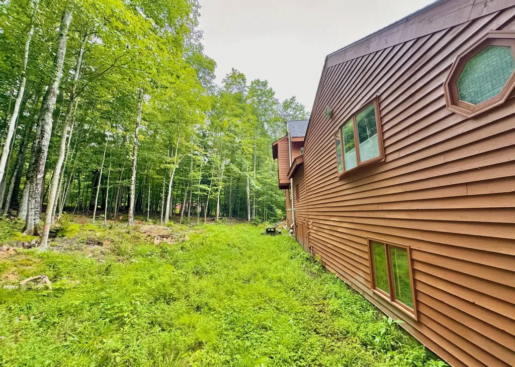 64 High Pond Road Grantham NH 03753