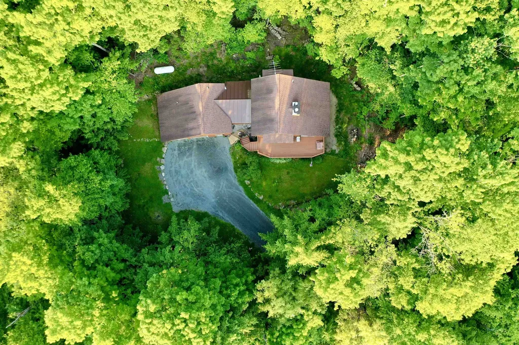 64 High Pond Road Grantham NH 03753