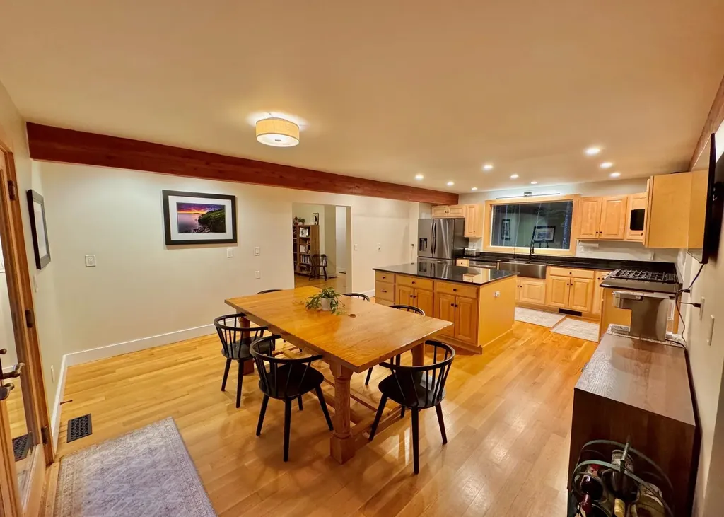 64 High Pond Road Grantham NH 03753