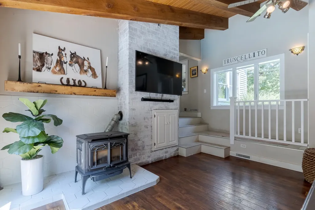 36 Brown Road Hampton Falls NH 03844