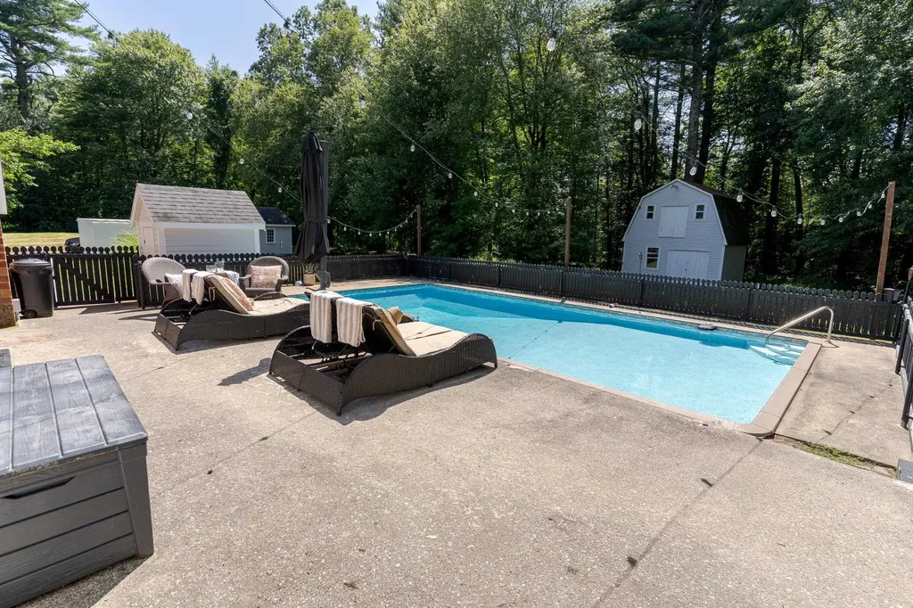 36 Brown Road Hampton Falls NH 03844