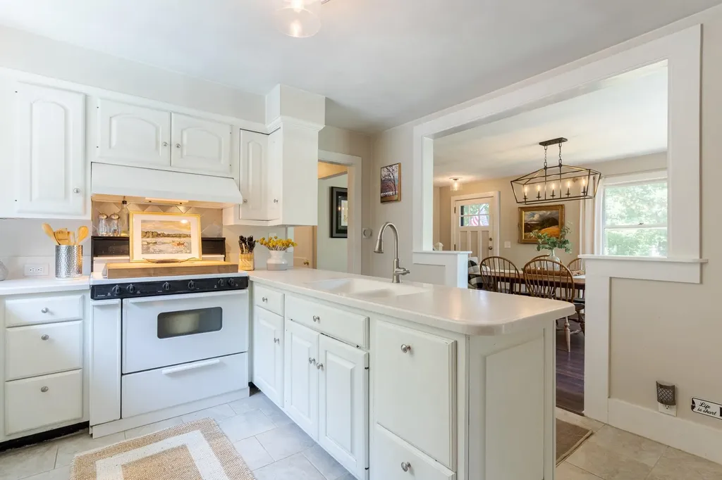 36 Brown Road Hampton Falls NH 03844