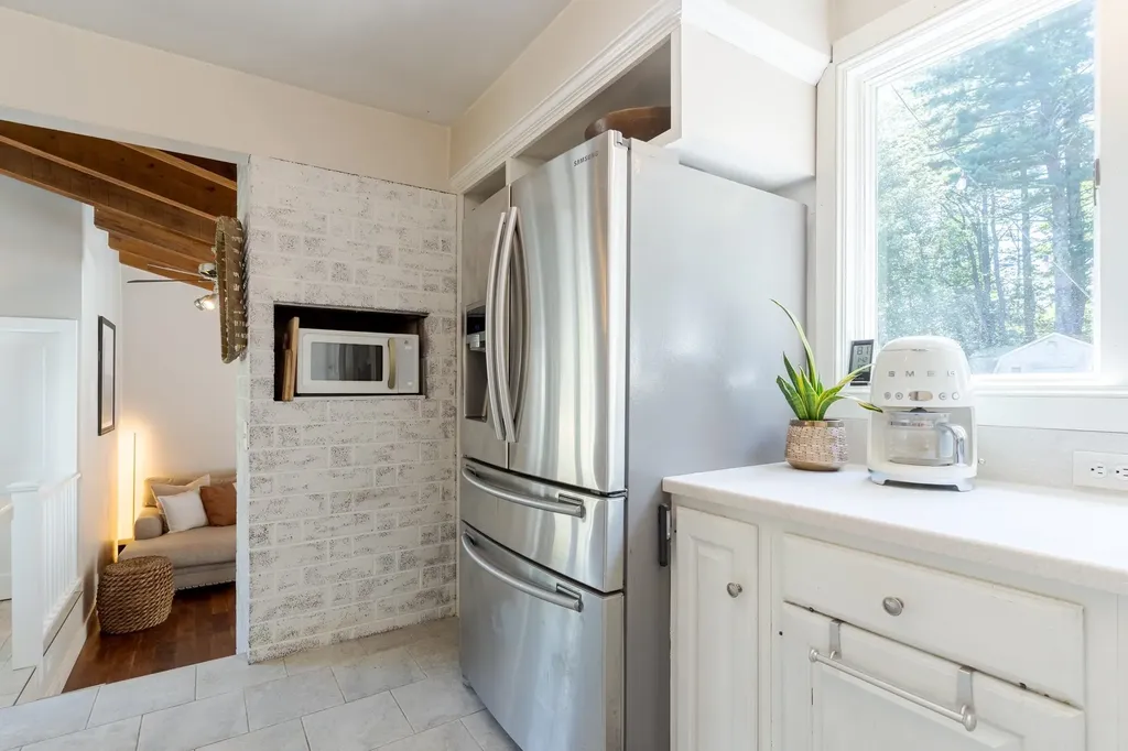 36 Brown Road Hampton Falls NH 03844