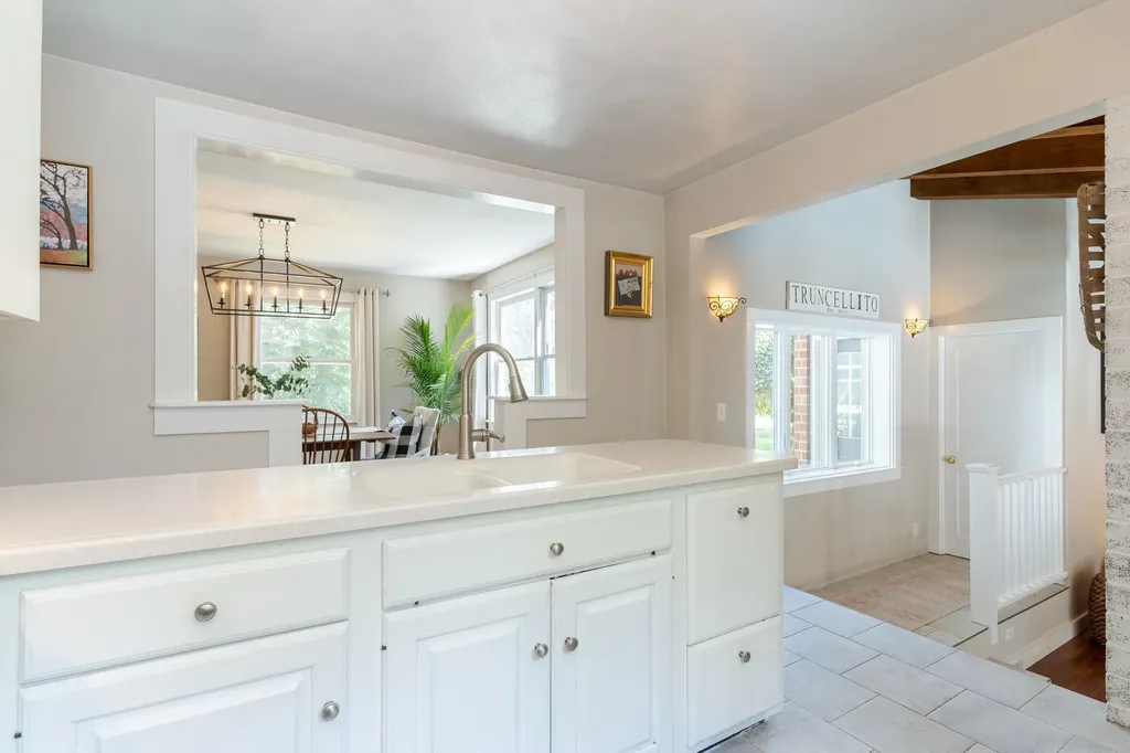 36 Brown Road Hampton Falls NH 03844