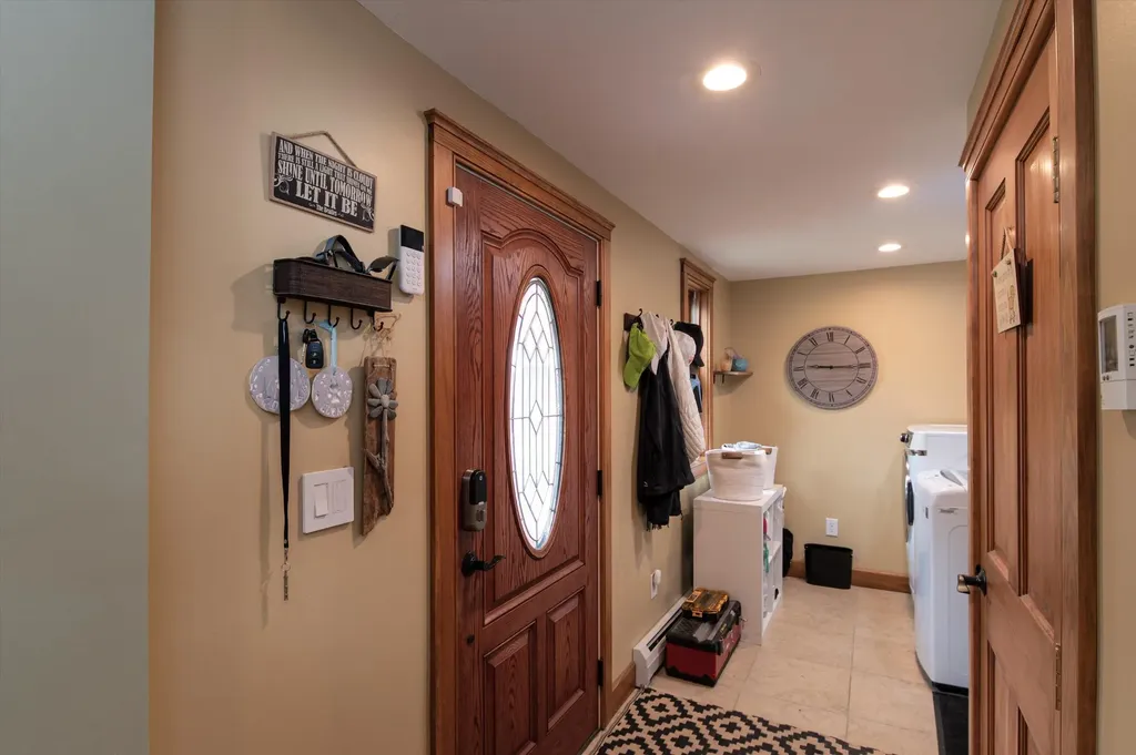 95 Church Street Chester VT 05143