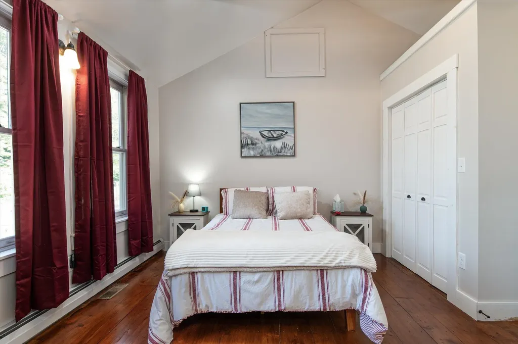 95 Church Street Chester VT 05143