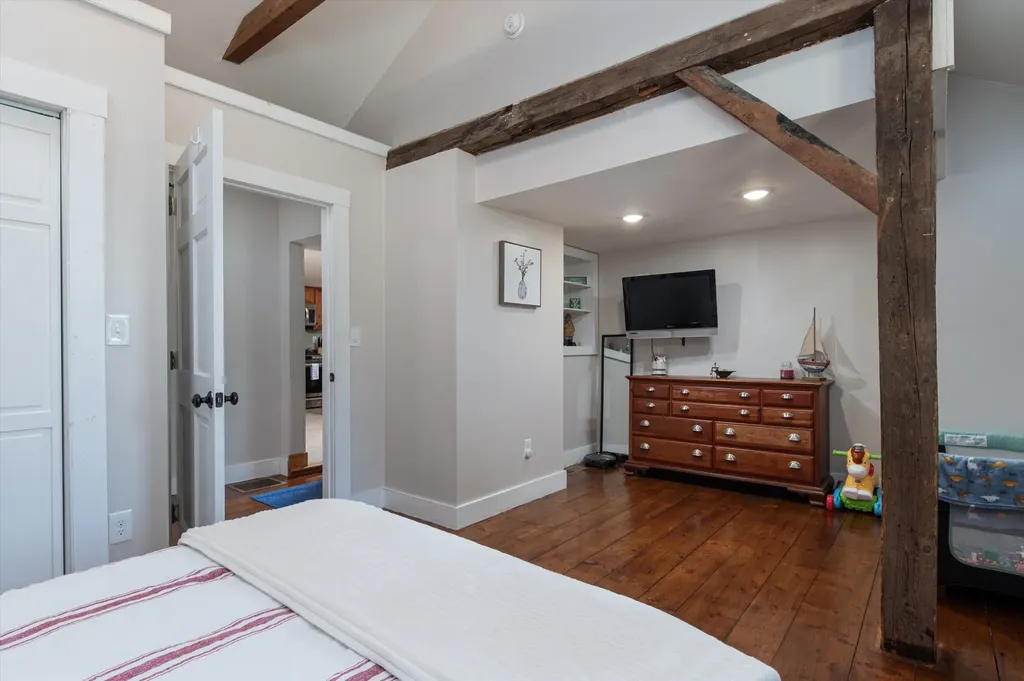 95 Church Street Chester VT 05143