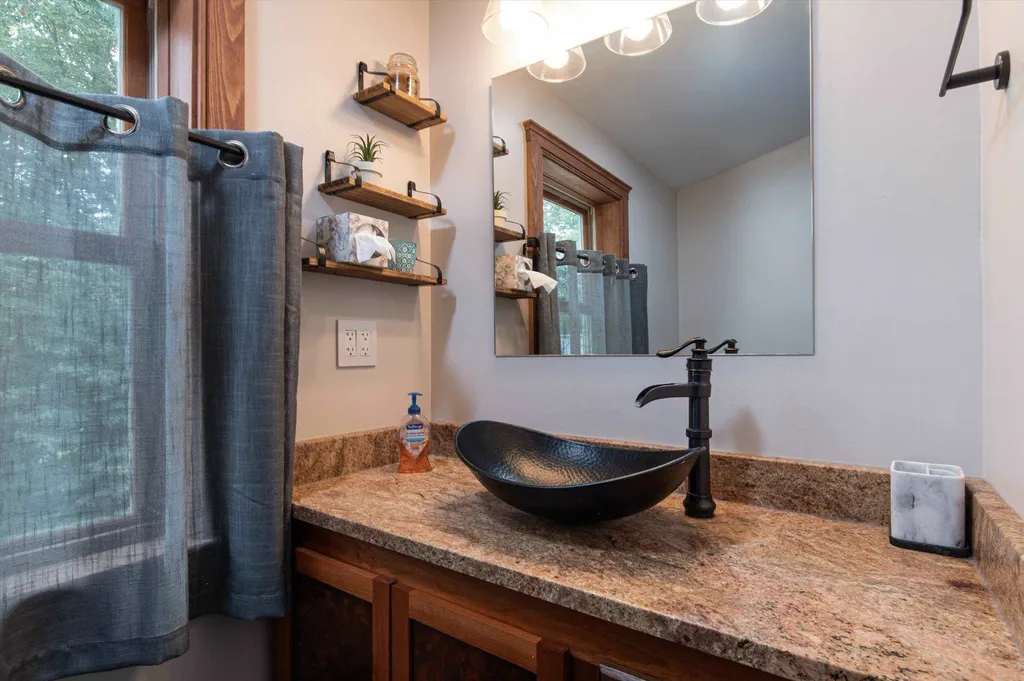 95 Church Street Chester VT 05143