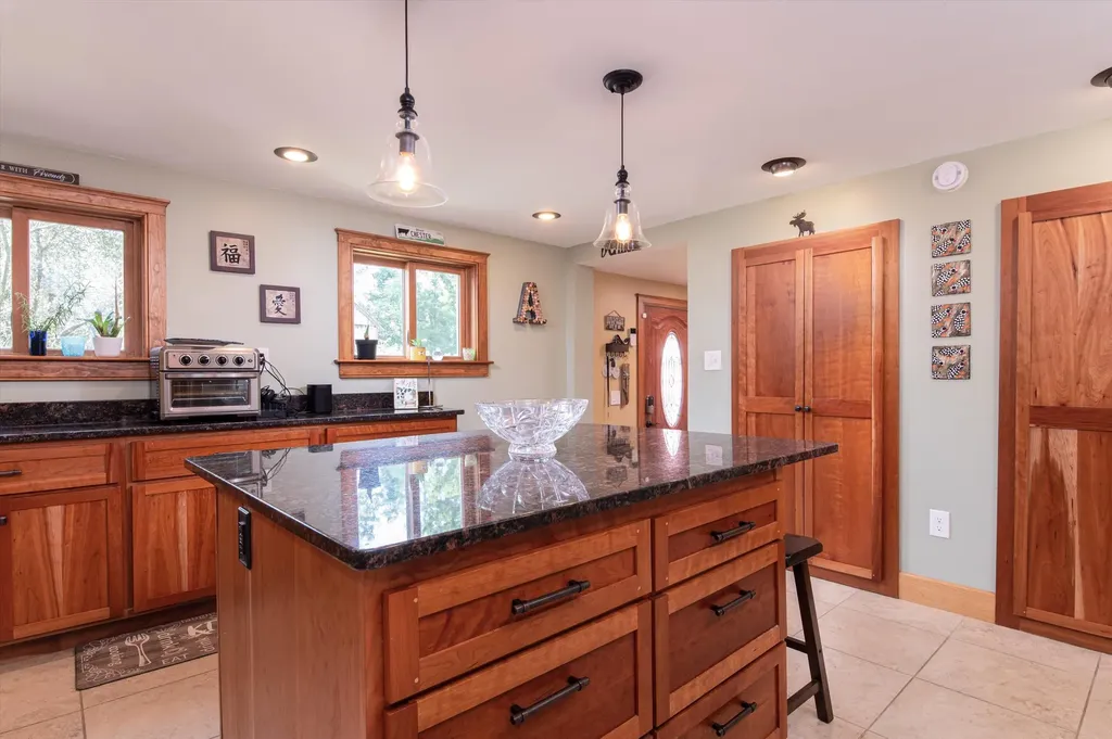 95 Church Street Chester VT 05143