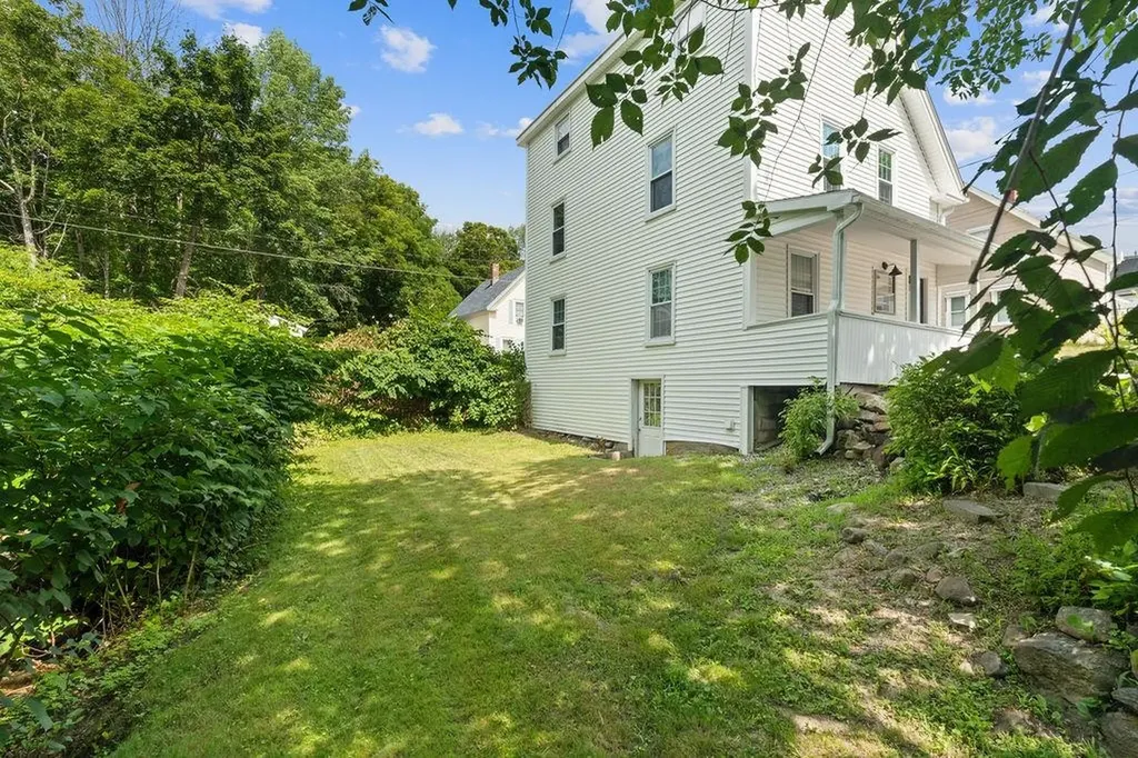 11 Bunker Street Farmington NH 03835