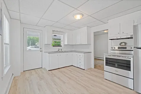11 Bunker Street Farmington NH 03835
