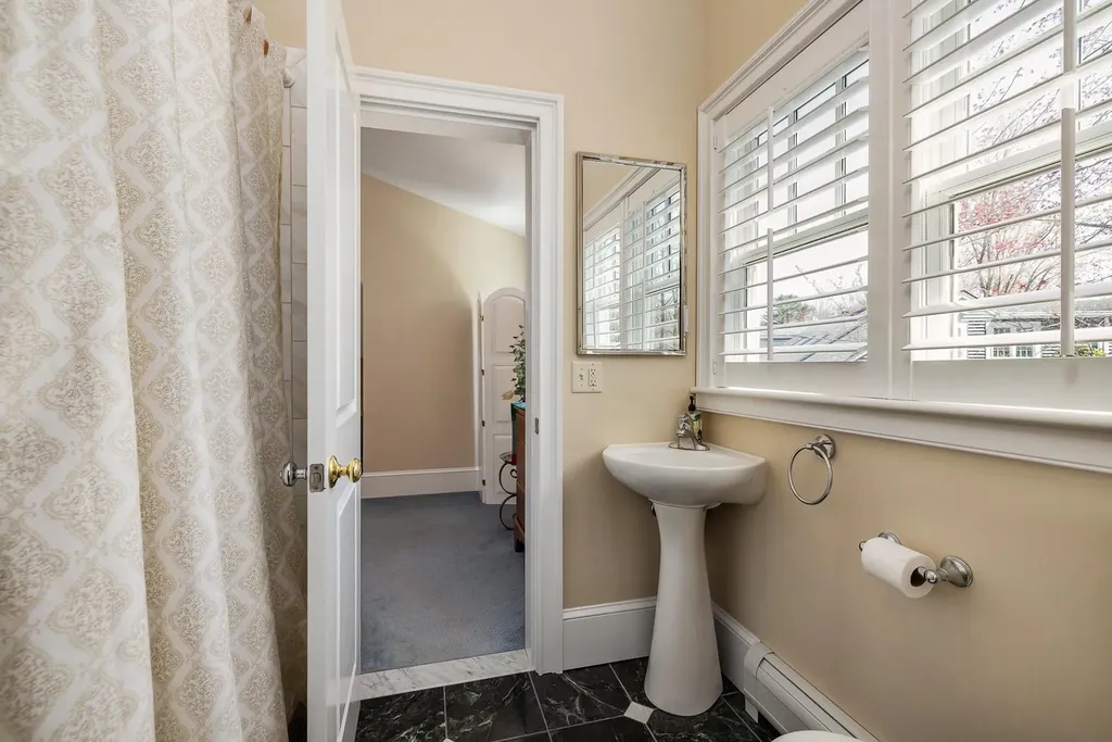 22 Colonial Lane New Castle NH 03854