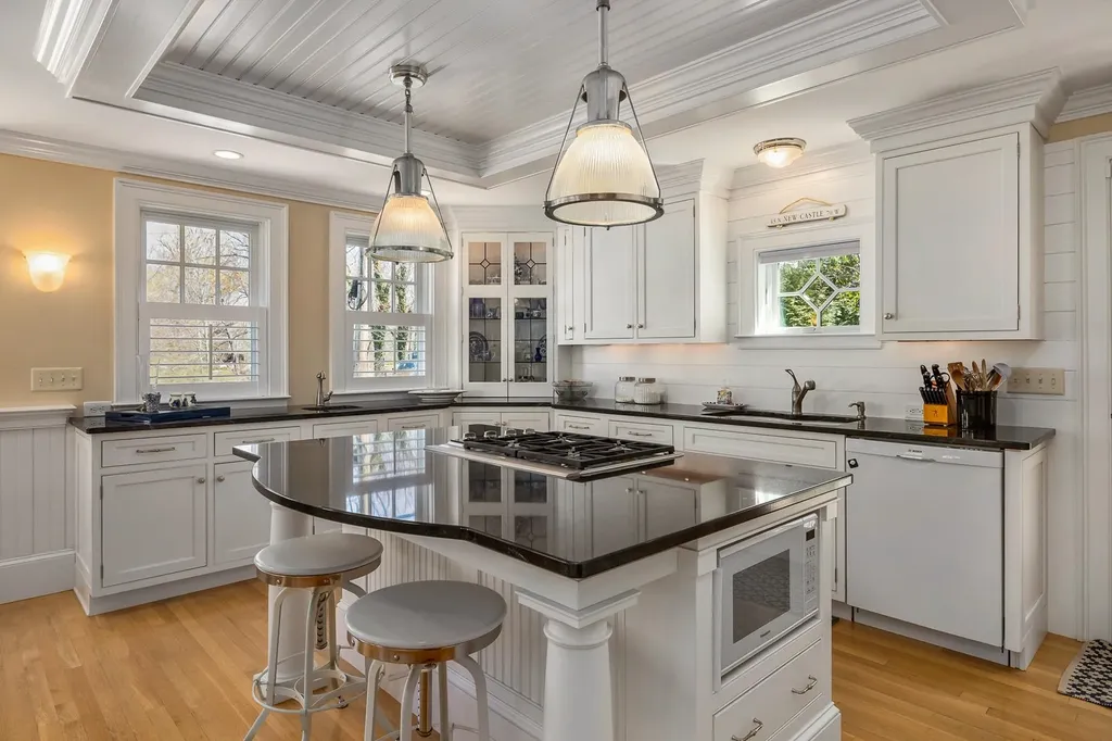22 Colonial Lane New Castle NH 03854