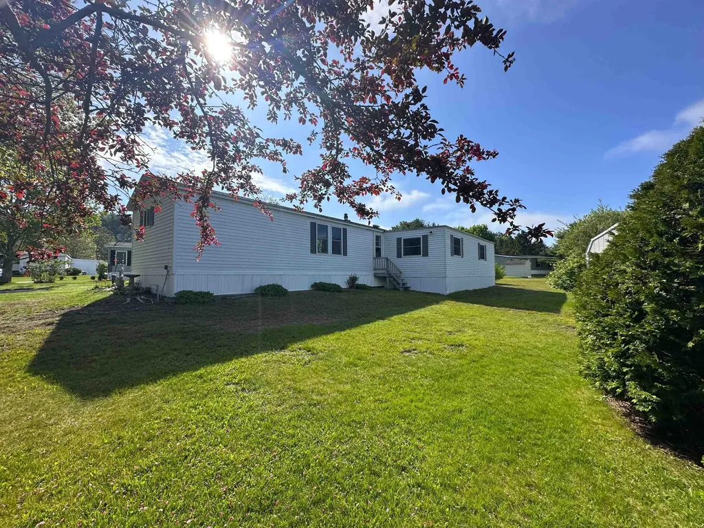 3 Limestone Way North Hampton NH 03862