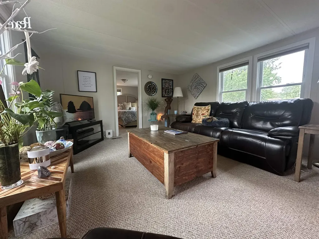 3 Limestone Way North Hampton NH 03862