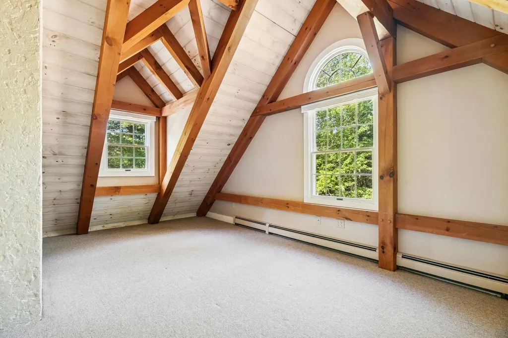 748 County Road New London NH 03257