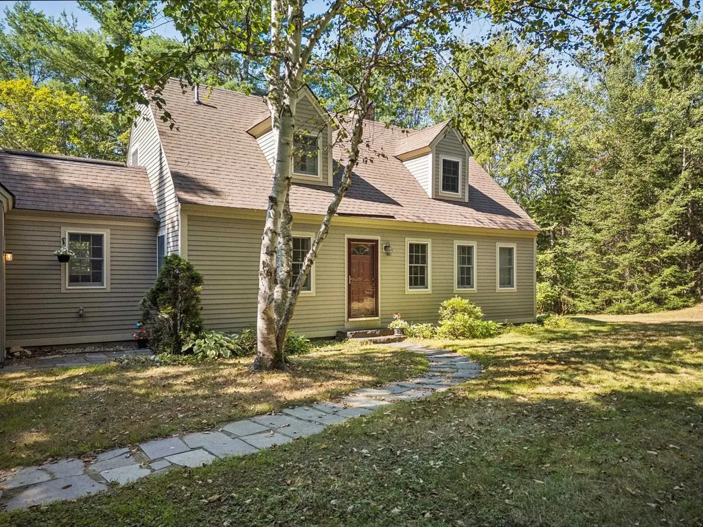 748 County Road New London NH 03257