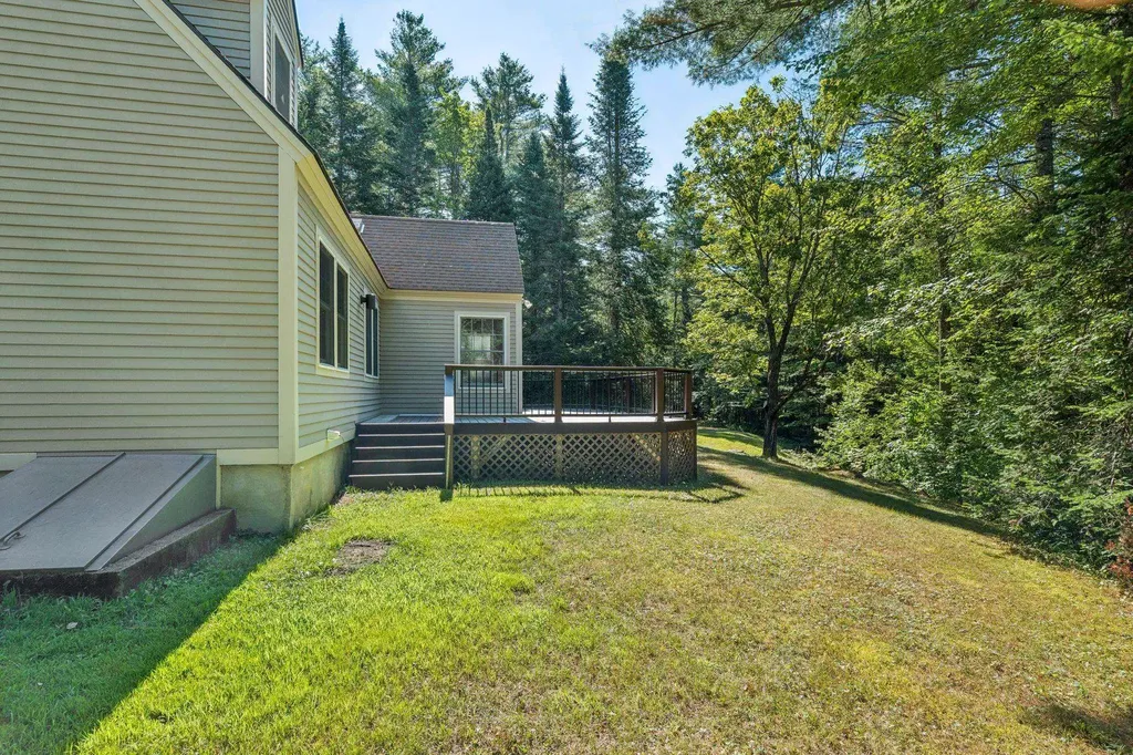 748 County Road New London NH 03257