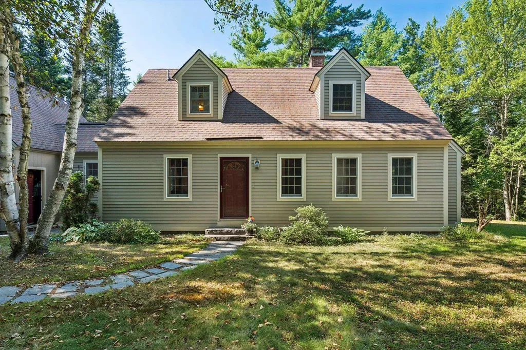 748 County Road New London NH 03257