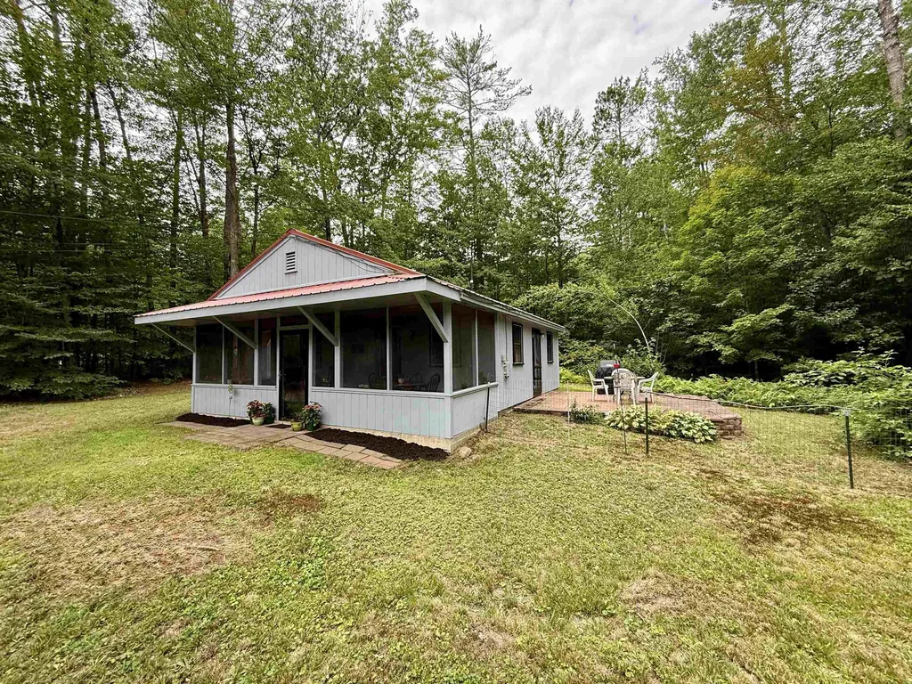 22 Birchview Lane Rumney NH 03266