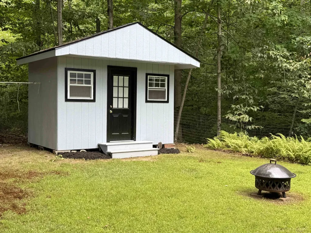 22 Birchview Lane Rumney NH 03266