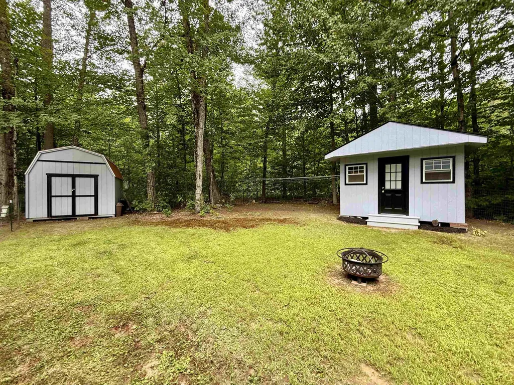 22 Birchview Lane Rumney NH 03266