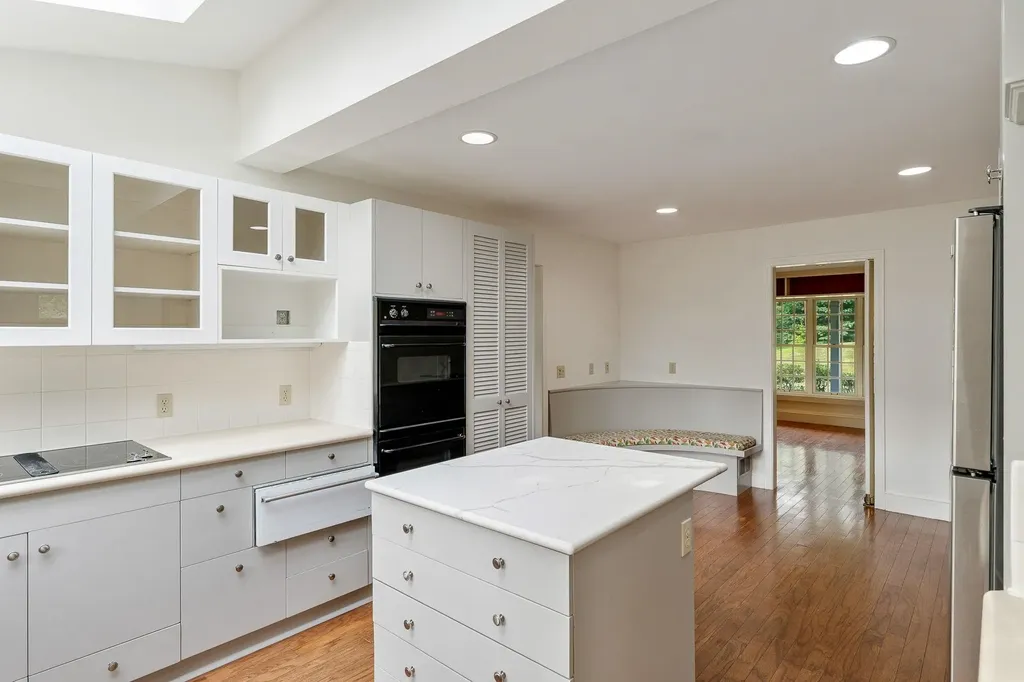 593 Red Barn Road Hartford VT 05001