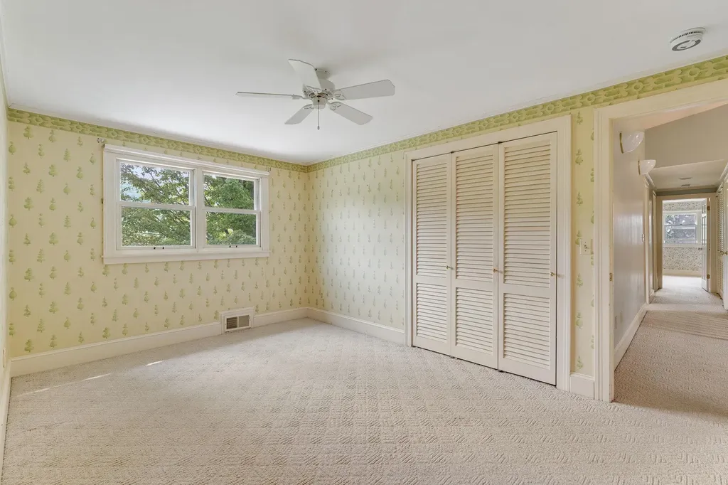 593 Red Barn Road Hartford VT 05001