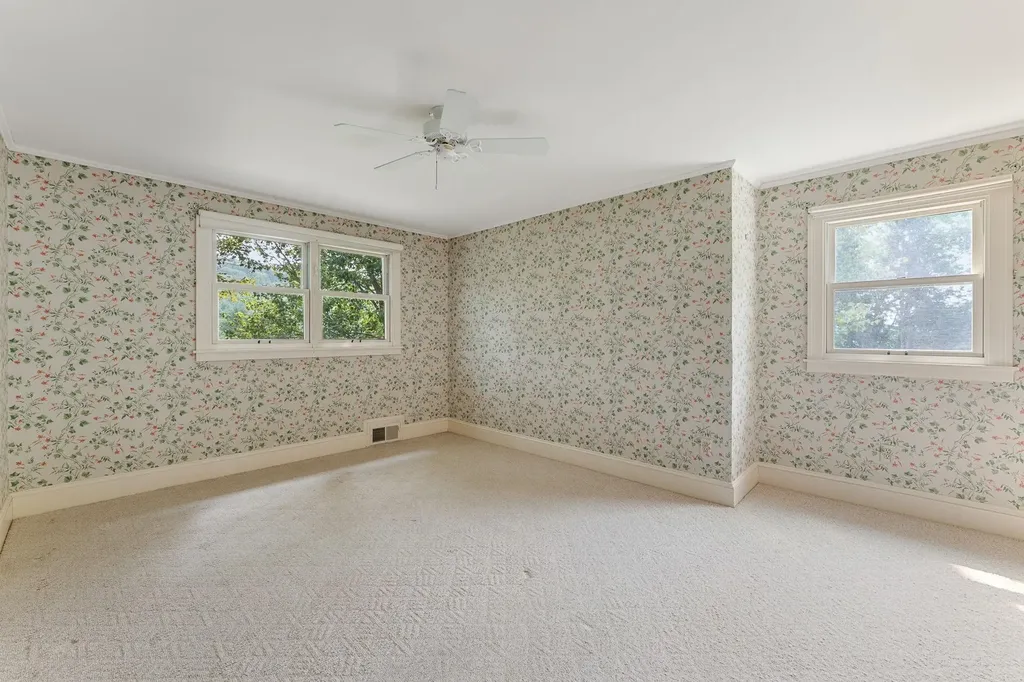 593 Red Barn Road Hartford VT 05001