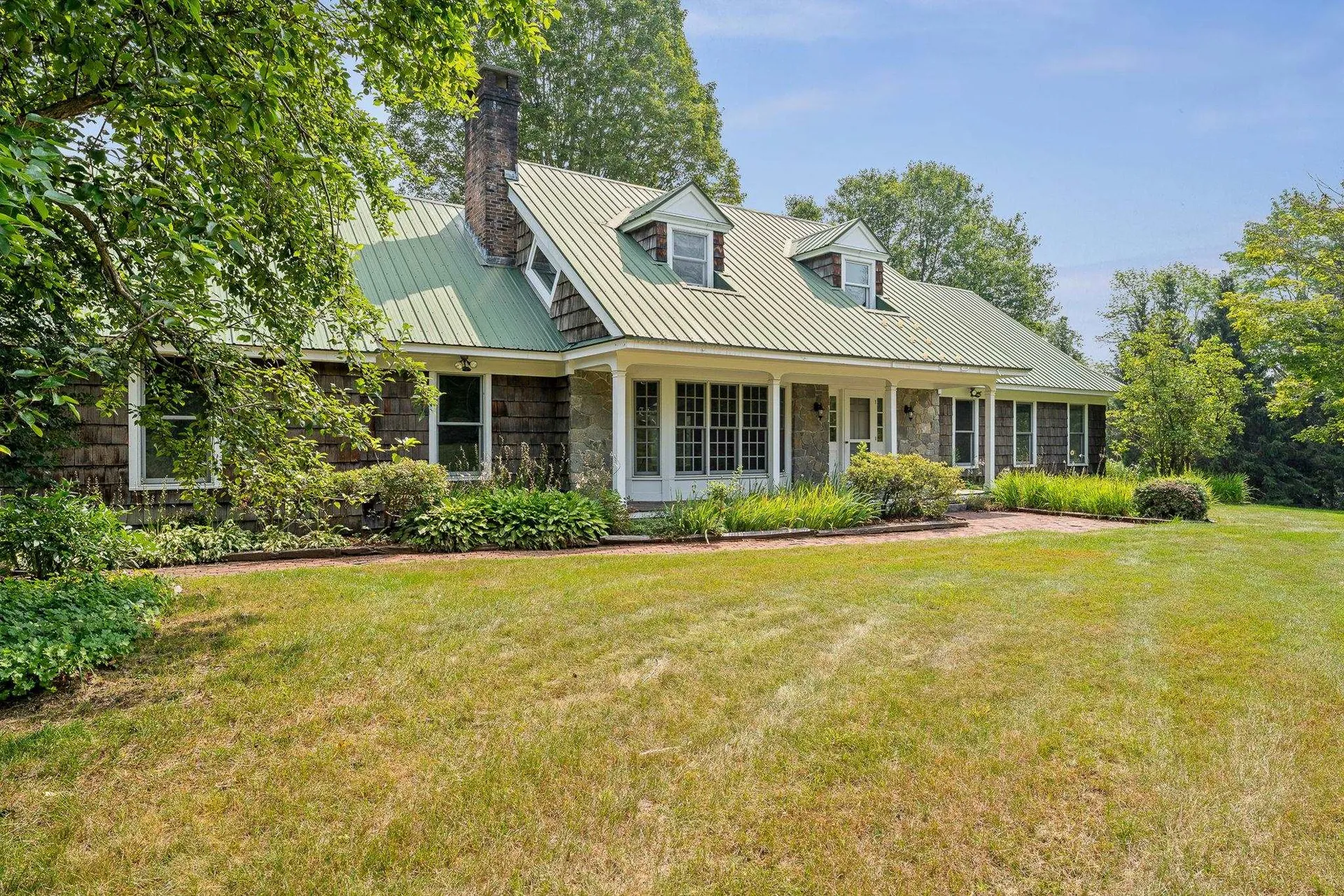 593 Red Barn Road Hartford VT 05001