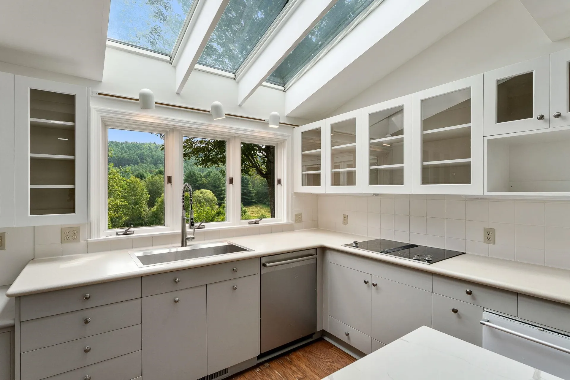 593 Red Barn Road Hartford VT 05001