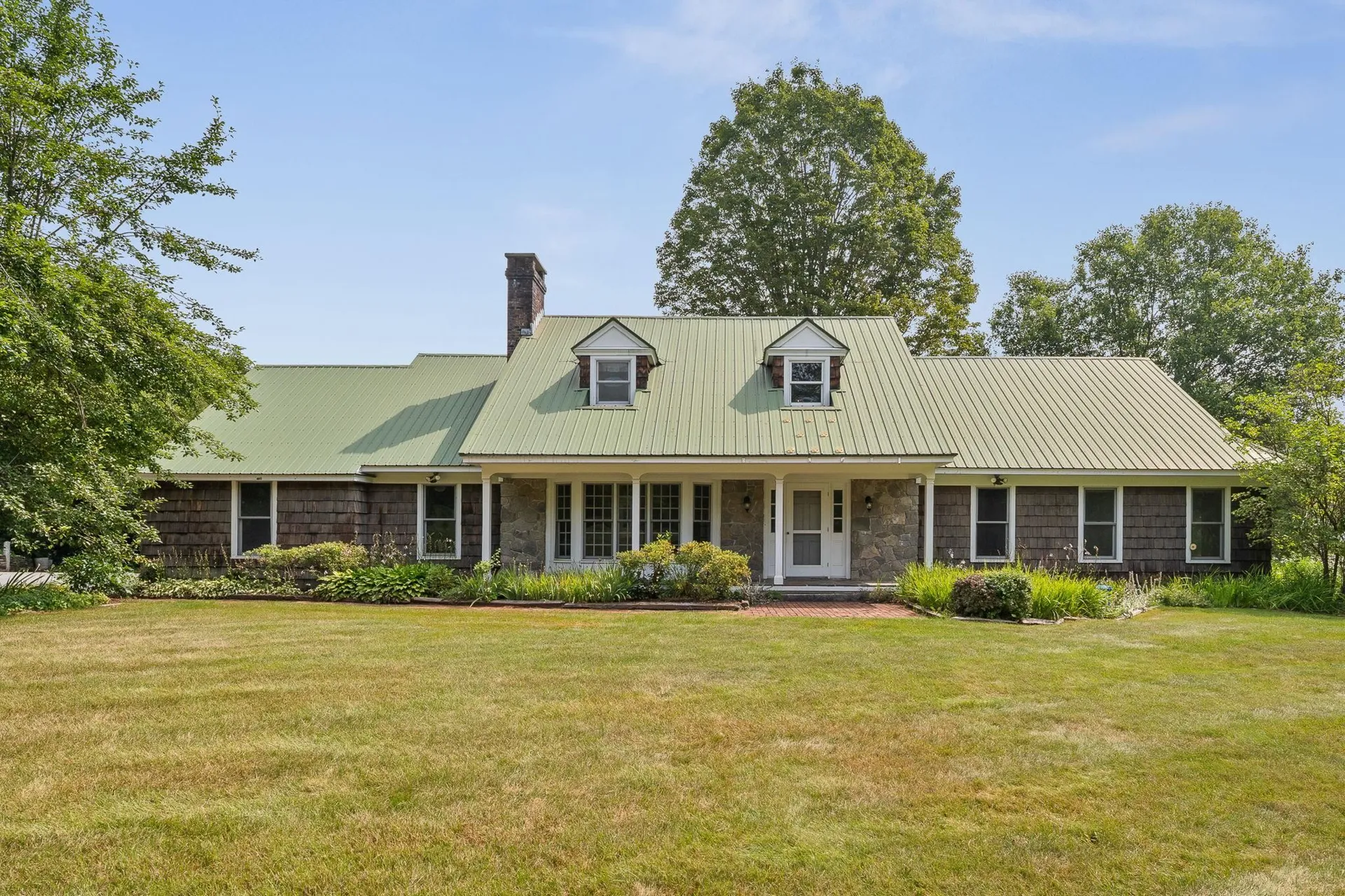 593 Red Barn Road Hartford VT 05001